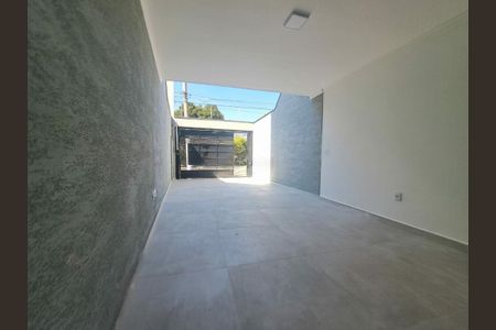 Casa à venda com 105m², 2 quartos e 2 vagas