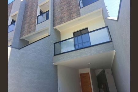 Casa à venda com 105m², 2 quartos e 2 vagas