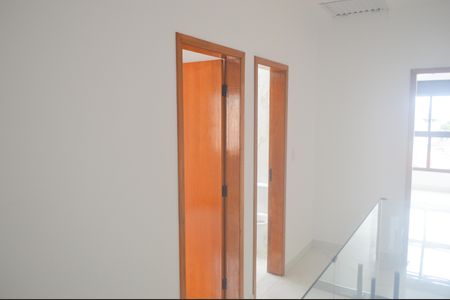 Casa à venda com 160m², 3 quartos e 3 vagasCorredor