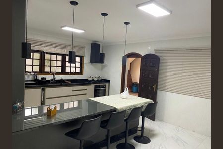 Casa à venda com 281m², 3 quartos e 3 vagas
