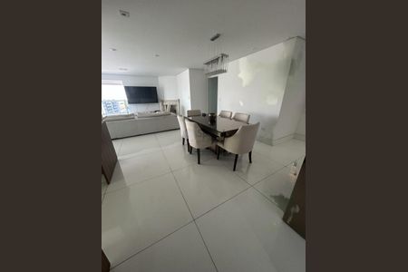 Apartamento à venda com 180m², 2 quartos e 3 vagas