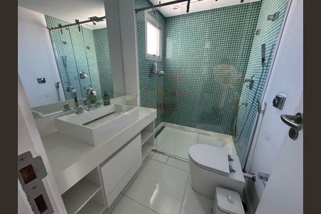 Apartamento à venda com 180m², 2 quartos e 3 vagas