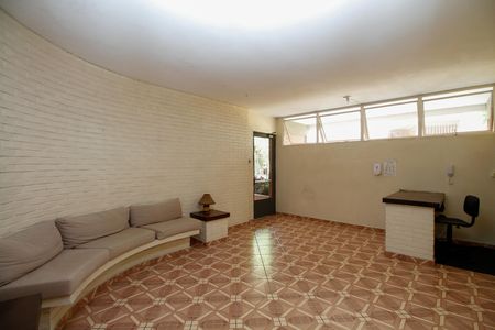 Apartamento à venda com 102m², 2 quartos e 1 vaga Apartamento à venda com 102m², 2 quartos e 1 vagaHall Social