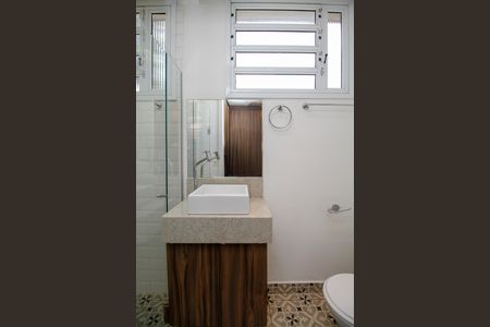 Apartamento à venda com 102m², 2 quartos e 1 vaga Apartamento à venda com 102m², 2 quartos e 1 vagaBanheiro da Suíte