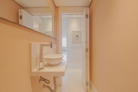 Apartamento à venda com 190m², 3 quartos e 2 vagasLavabo