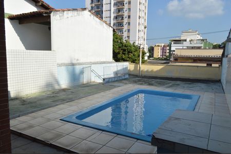Casa à venda com 228m², 3 quartos e 2 vagasPiscina 