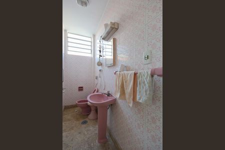 Casa à venda com 285m², 3 quartos e 4 vagasLavabo