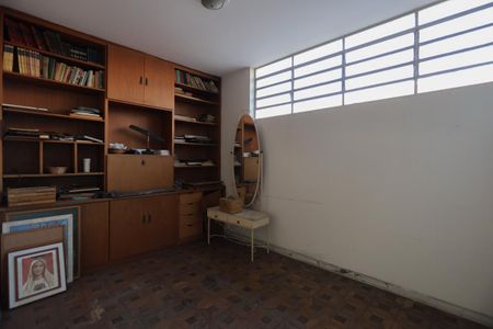 Casa à venda com 285m², 3 quartos e 4 vagasEscritório