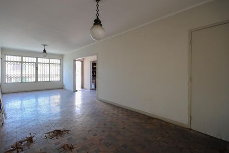 Casa à venda com 285m², 3 quartos e 4 vagasSala
