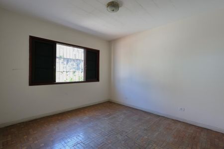 Casa à venda com 285m², 3 quartos e 4 vagasQuarto 2