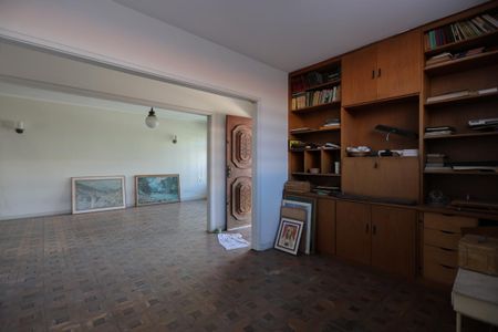 Casa à venda com 285m², 3 quartos e 4 vagasEscritório