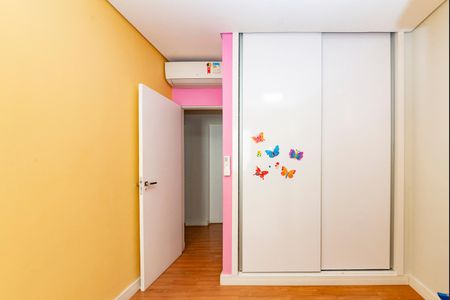 Apartamento à venda com 200m², 4 quartos e 2 vagasQuarto 2