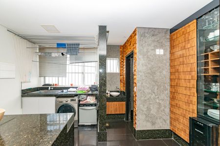 Apartamento à venda com 200m², 4 quartos e 2 vagasCozinha