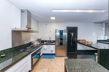 Apartamento à venda com 200m², 4 quartos e 2 vagasCozinha