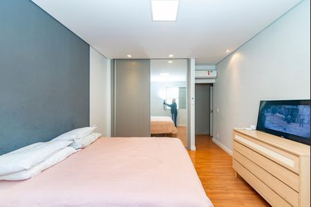 Apartamento à venda com 200m², 4 quartos e 2 vagasQuarto 1