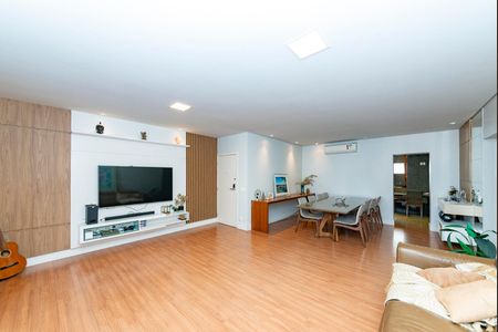 Apartamento à venda com 200m², 4 quartos e 2 vagasSala