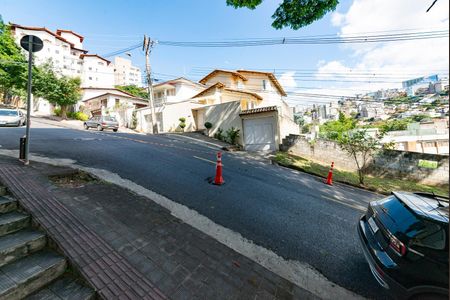 Apartamento à venda com 200m², 4 quartos e 2 vagasQuarto 4