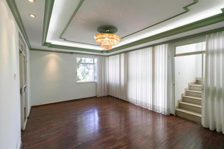 Casa à venda com 1000m², 5 quartos e 8 vagasSala 1