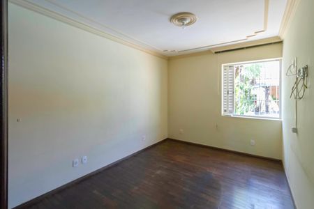 Casa à venda com 1000m², 5 quartos e 8 vagasQuarto 3