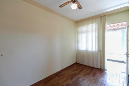 Casa à venda com 1000m², 5 quartos e 8 vagasQuarto 2