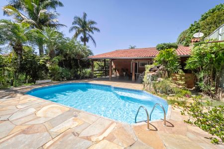 Casa à venda com 1000m², 5 quartos e 8 vagasPiscina