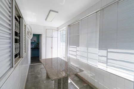 Casa à venda com 1000m², 5 quartos e 8 vagasÁrea de serviço