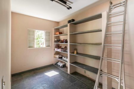 Casa à venda com 1000m², 5 quartos e 8 vagasDespensa