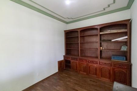 Casa à venda com 1000m², 5 quartos e 8 vagasEscritório