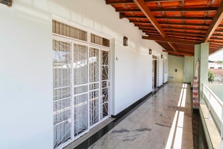 Casa à venda com 1000m², 5 quartos e 8 vagasVaranda da sala 2, Quarto 1 e Quarto 2
