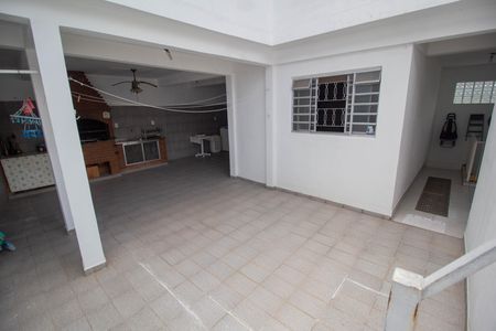 Casa à venda com 251m², 3 quartos e 3 vagas Casa à venda com 251m², 3 quartos e 3 vagasQuintal