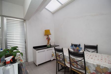 Casa à venda com 251m², 3 quartos e 3 vagas Casa à venda com 251m², 3 quartos e 3 vagasÁrea de Serviço