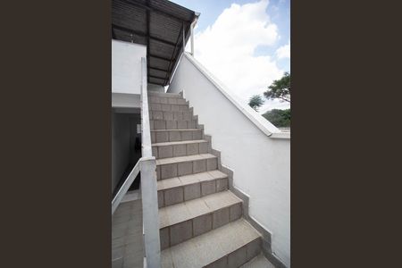 Casa à venda com 251m², 3 quartos e 3 vagas Casa à venda com 251m², 3 quartos e 3 vagasEscada