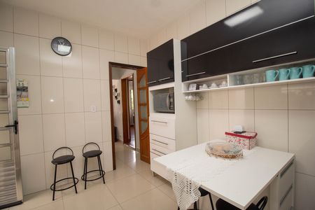 Casa à venda com 251m², 3 quartos e 3 vagas Casa à venda com 251m², 3 quartos e 3 vagasCozinha