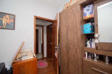 Casa à venda com 251m², 3 quartos e 3 vagas Casa à venda com 251m², 3 quartos e 3 vagasQuarto 2