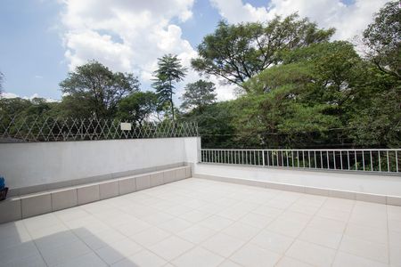 Casa à venda com 251m², 3 quartos e 3 vagas Casa à venda com 251m², 3 quartos e 3 vagasTerraço