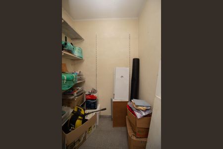 Casa à venda com 251m², 3 quartos e 3 vagas Casa à venda com 251m², 3 quartos e 3 vagasDispensa