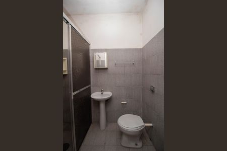 Casa à venda com 251m², 3 quartos e 3 vagas Casa à venda com 251m², 3 quartos e 3 vagasBanheiro de Serviço