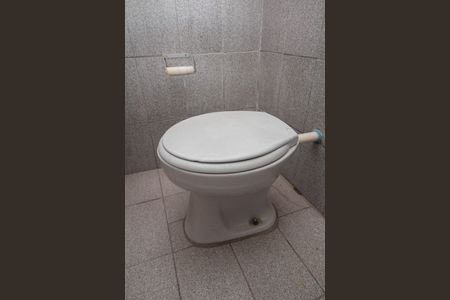 Casa à venda com 251m², 3 quartos e 3 vagas Casa à venda com 251m², 3 quartos e 3 vagasBanheiro de Serviço