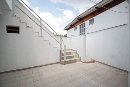 Casa à venda com 251m², 3 quartos e 3 vagas Casa à venda com 251m², 3 quartos e 3 vagasQuintal