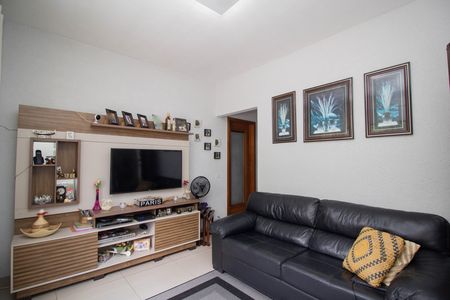 Casa à venda com 251m², 3 quartos e 3 vagas Casa à venda com 251m², 3 quartos e 3 vagasSala