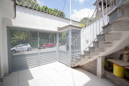Casa à venda com 251m², 3 quartos e 3 vagas Casa à venda com 251m², 3 quartos e 3 vagasGaragem