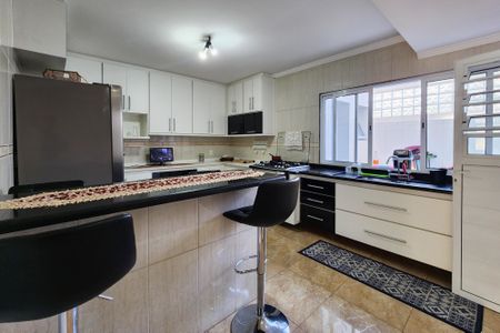 Casa à venda com 366m², 2 quartos e 4 vagasCozinha
