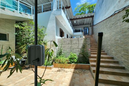 Casa à venda com 366m², 2 quartos e 4 vagasVista