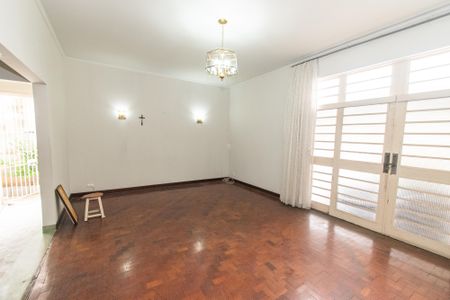 Casa à venda com 200m², 3 quartos e 2 vagasSala