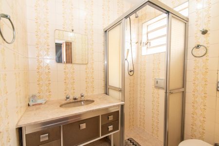 Casa à venda com 200m², 3 quartos e 2 vagasBanheiro da suíte