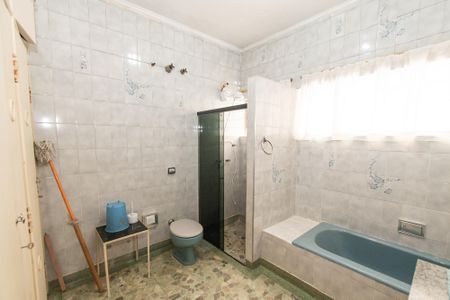 Casa à venda com 200m², 3 quartos e 2 vagasBanheiro