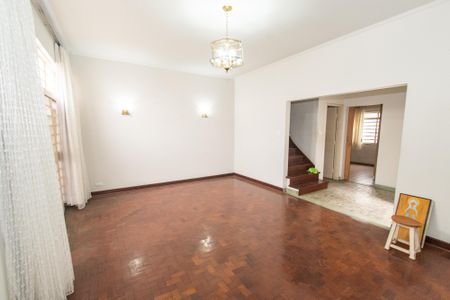 Casa à venda com 200m², 3 quartos e 2 vagasSala