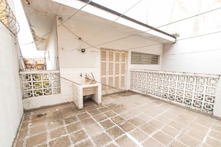 Casa à venda com 200m², 3 quartos e 2 vagasTerraço/varanda