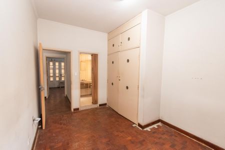 Casa à venda com 200m², 3 quartos e 2 vagasSuíte