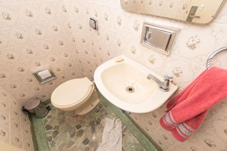 Casa à venda com 200m², 3 quartos e 2 vagasLavabo